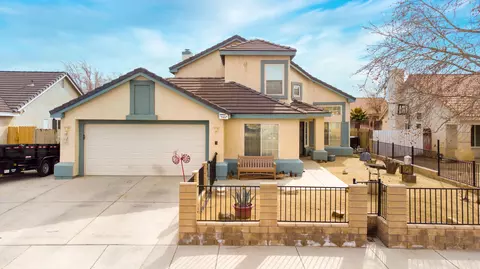 2120 Beechwood St, Lancaster, CA 93535 photo 1