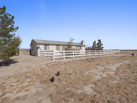 49221 67th St W, Lancaster, CA 93536 photo 1