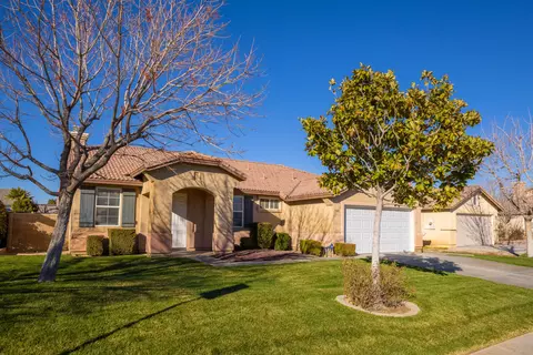 1543 Sutherland St, Lancaster, CA 93534 photo 2