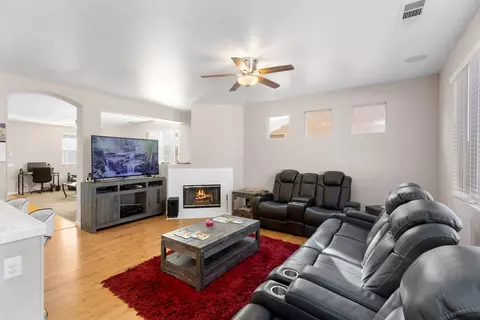 1543 Sutherland St, Lancaster, CA 93534 photo 7