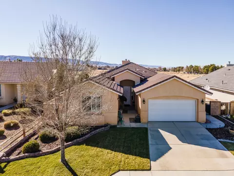42921 Edson Ave, Lancaster, CA 93536 photo 2