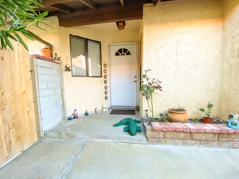 3564 Avocado Ln, Palmdale, CA 93550 photo 3