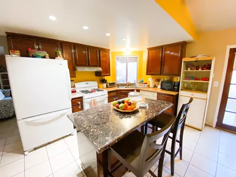 3564 Avocado Ln, Palmdale, CA 93550 photo 8