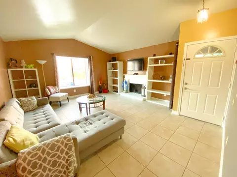 3564 Avocado Ln, Palmdale, CA 93550 photo 5