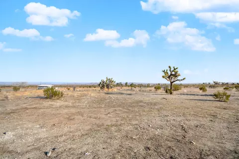 16749 Avenue W8 E, Llano, CA 93544 photo 19