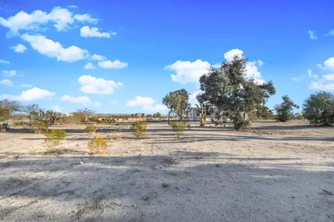 16749 Avenue W8 E, Llano, CA 93544 photo 27