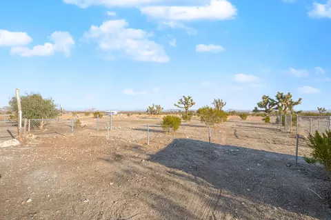 16749 Avenue W8 E, Llano, CA 93544 photo 20