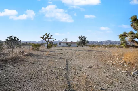 16749 Avenue W8 E, Llano, CA 93544 photo 21