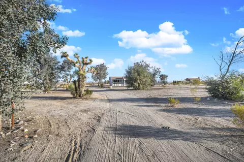 16749 Avenue W8 E, Llano, CA 93544 photo 25
