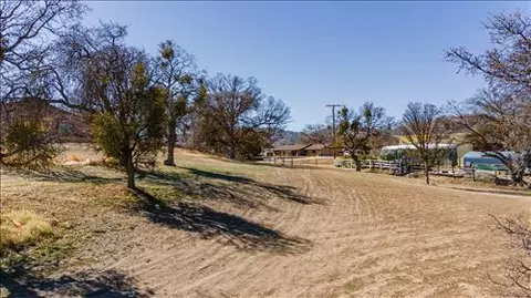 22650 Tree Ct, Tehachapi, CA 93561 photo 2