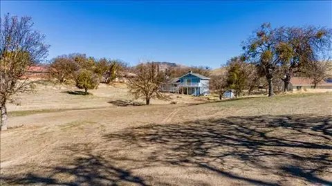 22650 Tree Ct, Tehachapi, CA 93561 photo 6