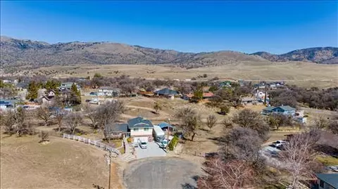 22650 Tree Ct, Tehachapi, CA 93561 photo 8