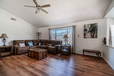 30201 Sunland Way, Tehachapi, CA 93561 photo 36
