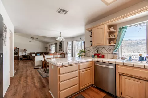 30201 Sunland Way, Tehachapi, CA 93561 photo 10
