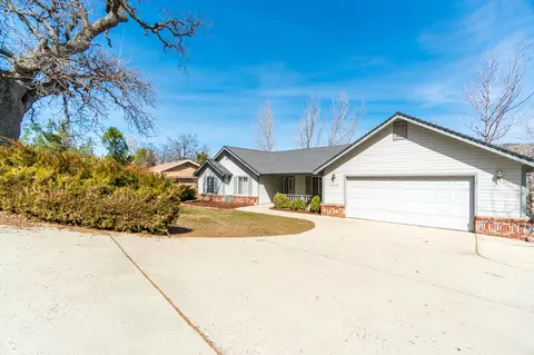 30201 Sunland Way, Tehachapi, CA 93561 photo 2