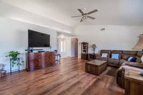 30201 Sunland Way, Tehachapi, CA 93561 photo 7
