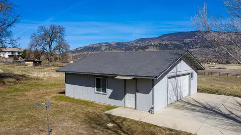 30201 Sunland Way, Tehachapi, CA 93561 photo 4