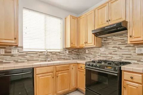 36752 30th St E, Palmdale, CA 93550 photo 8