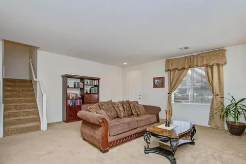 36752 30th St E, Palmdale, CA 93550 photo 3