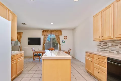 36752 30th St E, Palmdale, CA 93550 photo 9