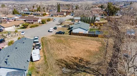 20420 Steeple Ct, Tehachapi, CA 93561 photo 2