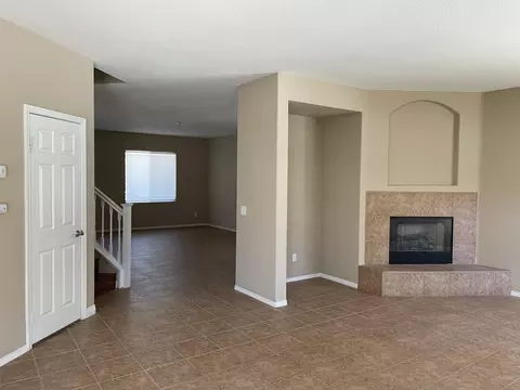 1442 Green St S, Tehachapi, CA 93561 photo 5