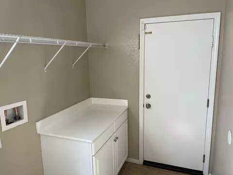 1442 Green St S, Tehachapi, CA 93561 photo 9