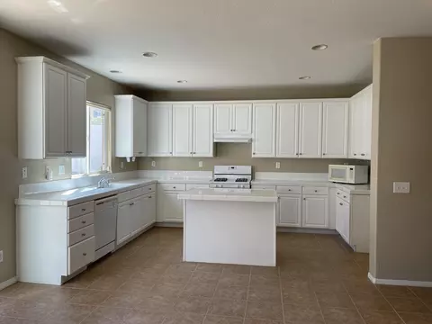1442 Green St S, Tehachapi, CA 93561 photo 7