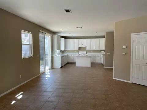 1442 Green St S, Tehachapi, CA 93561 photo 6