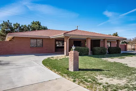 44745 Lowtree Ave, Lancaster, CA 93534 photo 2
