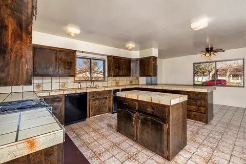 44745 Lowtree Ave, Lancaster, CA 93534 photo 11