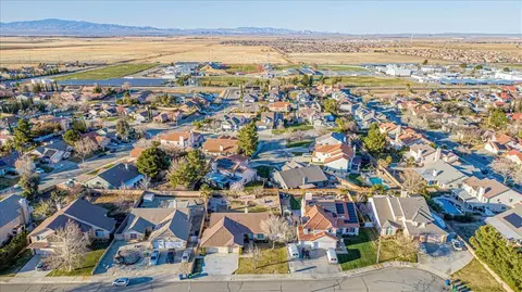 6231 Granite Ct, Lancaster, CA 93536 photo 3
