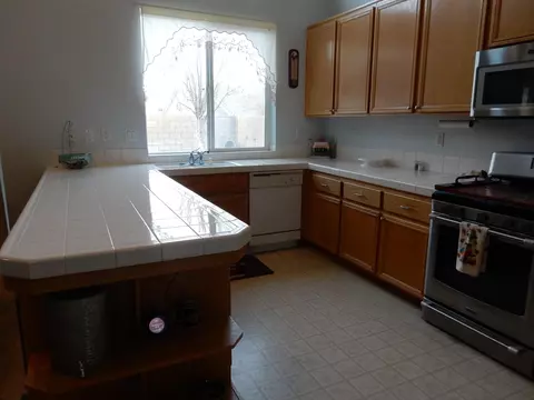 5729 Adobe Dr, Palmdale, CA 93552 photo 10