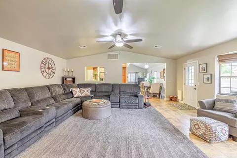 44211 Fine St, Lancaster, CA 93536 photo 9