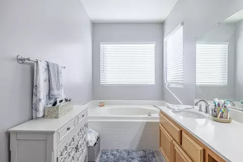42038 Pleasant View Dr, Lancaster, CA 93536 photo 21