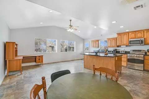 8503 Avenue J E, Lancaster, CA 93535 photo 5