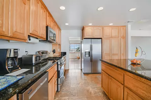 8503 Avenue J E, Lancaster, CA 93535 photo 4