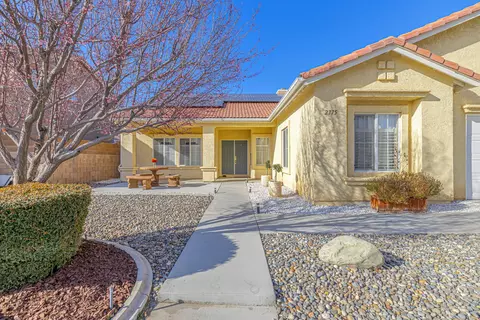 2775 Chaplin Dr, Lancaster, CA 93536 photo 3