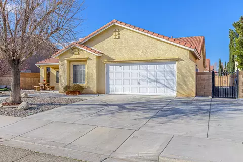 2775 Chaplin Dr, Lancaster, CA 93536 photo 1