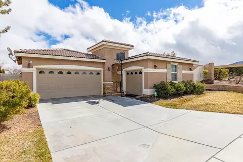 1351 Clasico Dr, Tehachapi, CA 93561 photo 1
