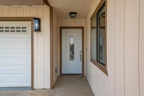 22730 Lake Dr, Tehachapi, CA 93561 photo 3