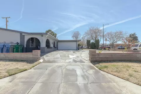 458 E Lingard St E, Lancaster, CA 93535 photo 3