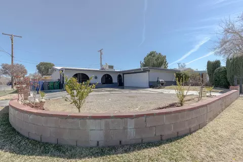 458 E Lingard St E, Lancaster, CA 93535 photo 2