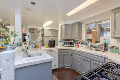 458 E Lingard St E, Lancaster, CA 93535 photo 8