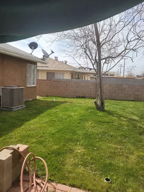 45353 Raysack, Lancaster, CA 93535 photo 2