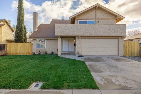 44508 13th St E, Lancaster, CA 93535 photo 2