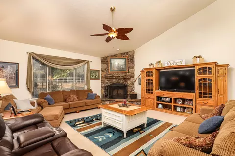 26921 Columbia Way, Tehachapi, CA 93561 photo 6