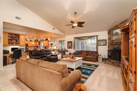 26921 Columbia Way, Tehachapi, CA 93561 photo 5