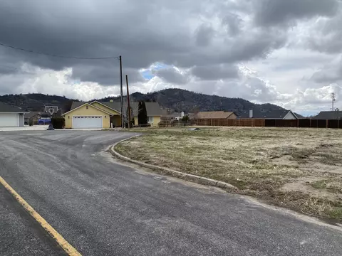 18141 Ghost Town St, Tehachapi, CA 93561 photo 5