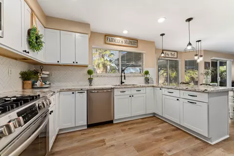 42235 Brighton St, Lancaster, CA 93536 photo 11